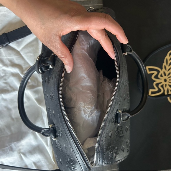 Boston MCM Monogram Bag with crossbody strap - Picture 6 of 7